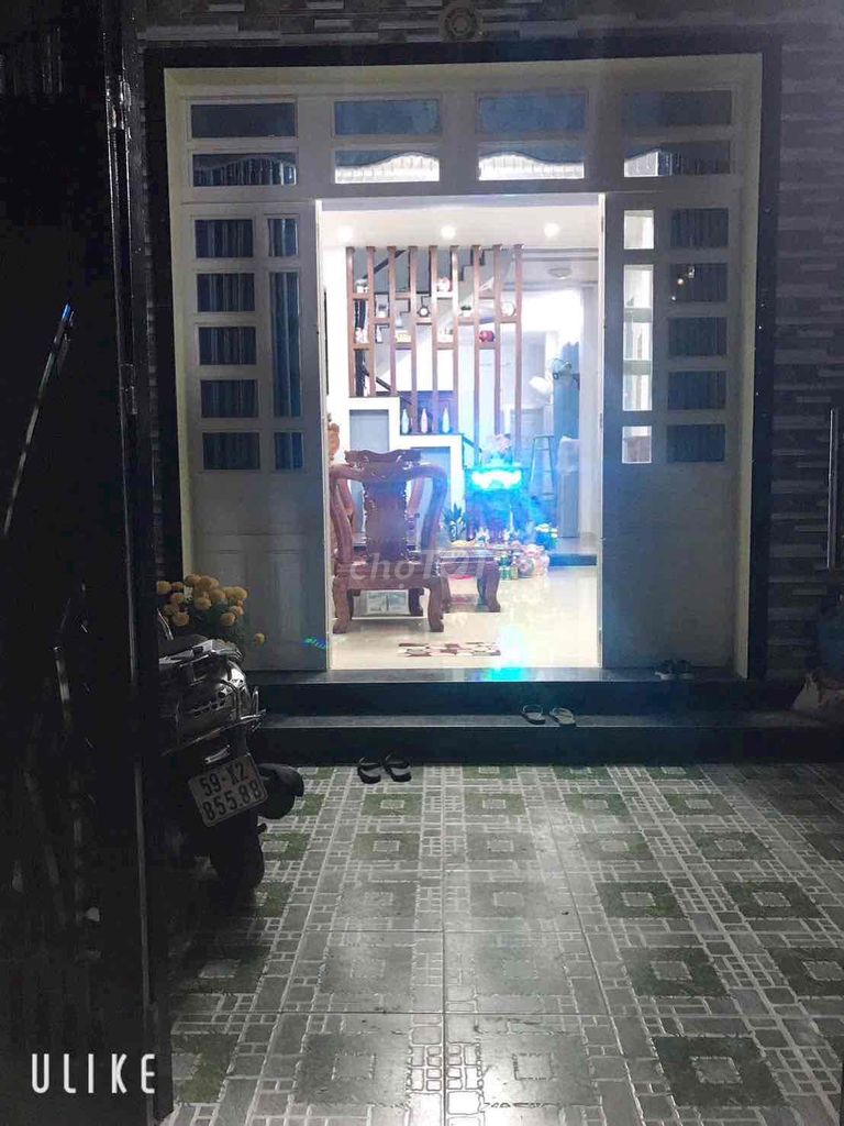 3rd floor of the alley car parked in front of the house, Kwun Red Dragon, Route 13