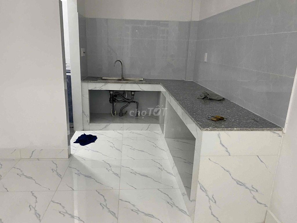 Let's rent a house right here. Aeon Tân Phú - area 4x12.5 meters.