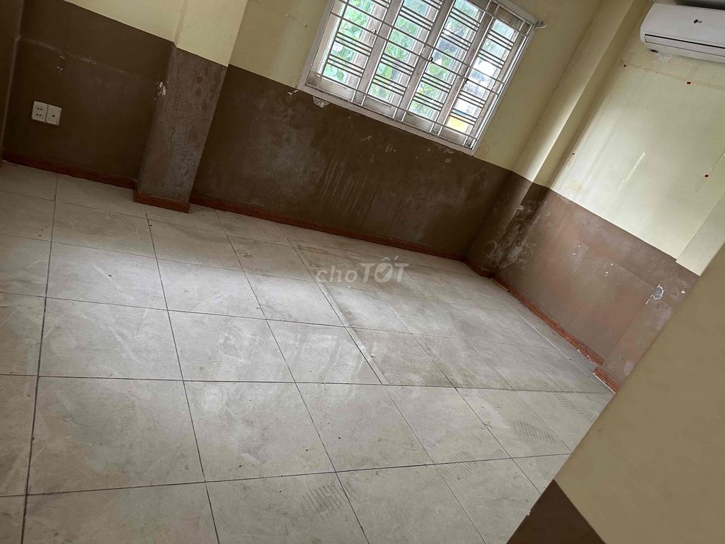 Rent renter for a big-ass front house.