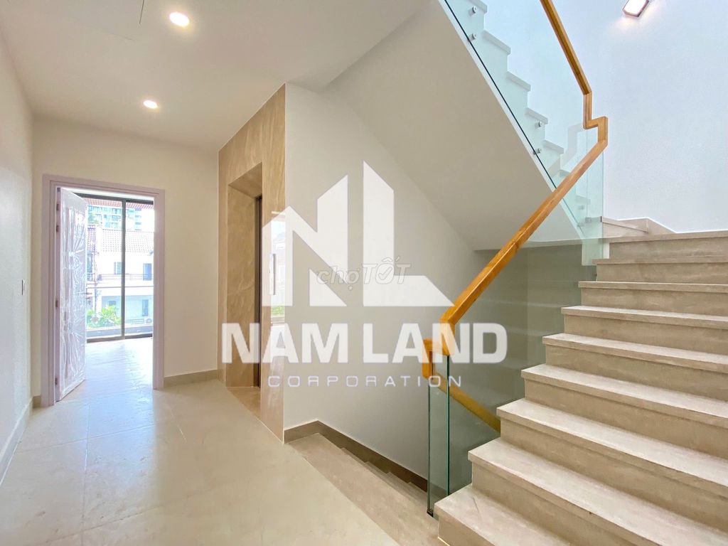 Rent the Grand Cold Street Machine Three Houses. 45 million.