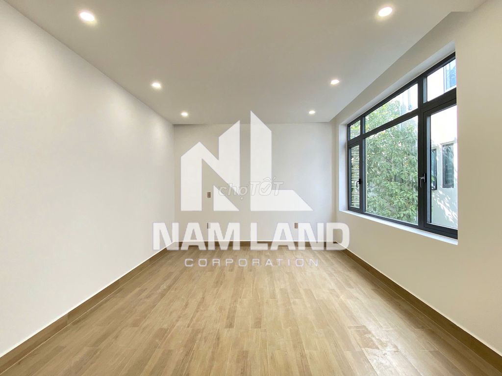 Rent the Grand Cold Street Machine Three Houses. 45 million.