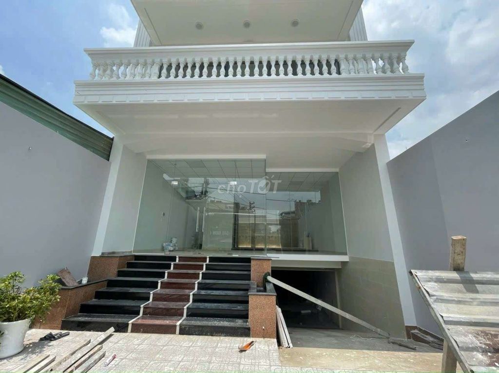 We'll rent the building 8 mm 1 5th floor Nguyễn Thị Búp. For 68 million.
