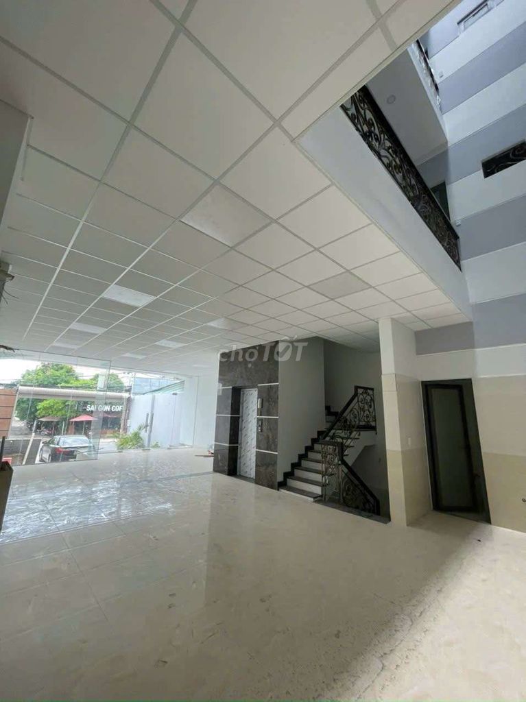 We'll rent the building 8 mm 1 5th floor Nguyễn Thị Búp. For 68 million.