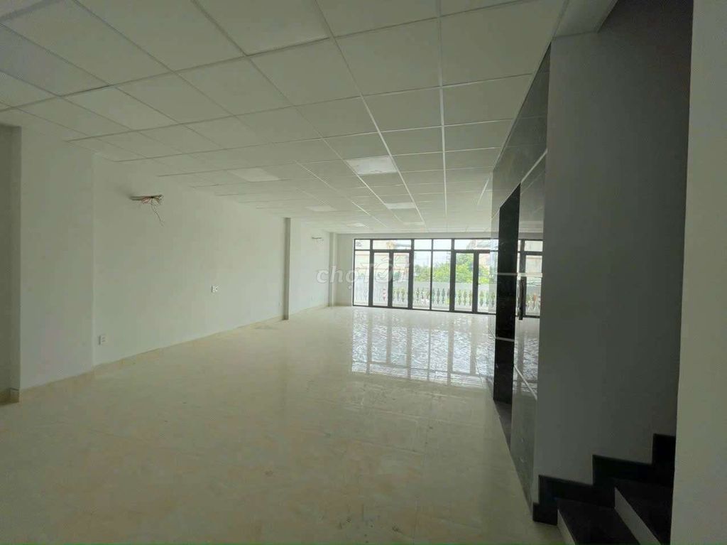 We'll rent the building 8 mm 1 5th floor Nguyễn Thị Búp. For 68 million.