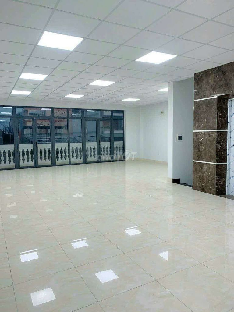 We'll rent the building 8 mm 1 5th floor Nguyễn Thị Búp. For 68 million.
