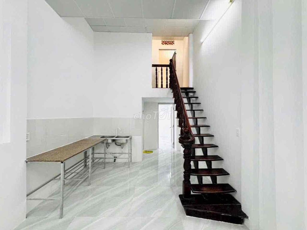 Phú Nhuận 1 st Street District 1st floor Hoàng Diệu.