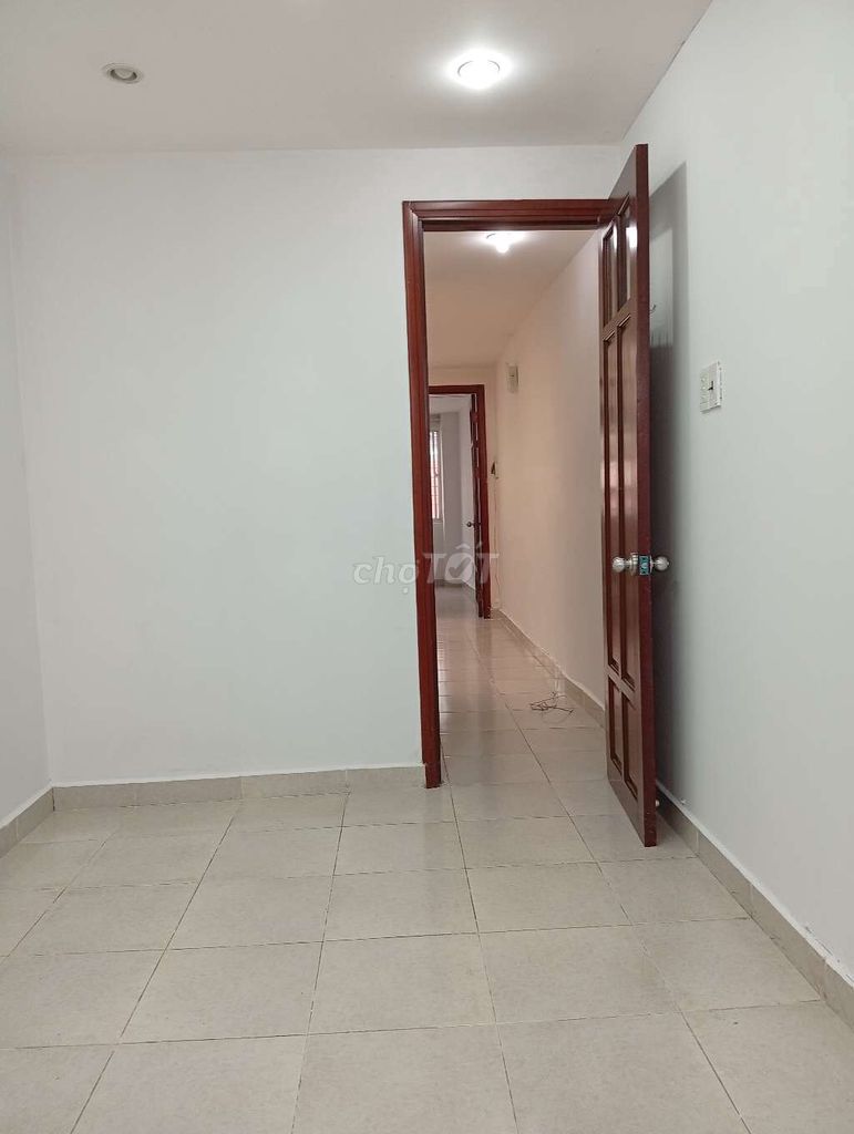Rent a two-story three-story bedroom 48 meters, District 1st. Lê Thị Riêng.