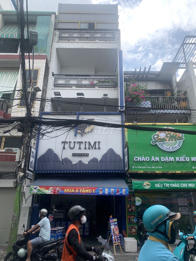 Rent the Đồng Đen Front House