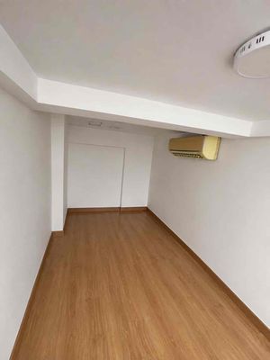 The square root of two bedrooms. Two air conditionings only 5 x in the center.