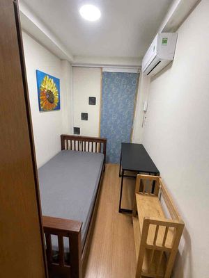 The square root of two bedrooms. Two air conditionings only 5 x in the center.