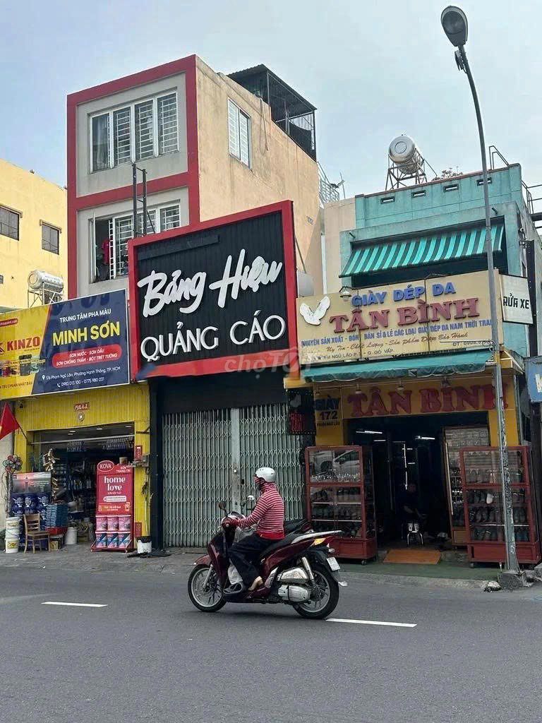 Business front - Phạm Ngũ Lão 4 x 11 meters has 0600 feet