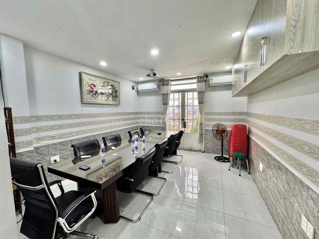 Rent a 1 .10/3 4 4-foot bedroom 4 x16 m P.Tân Kiểng Street front