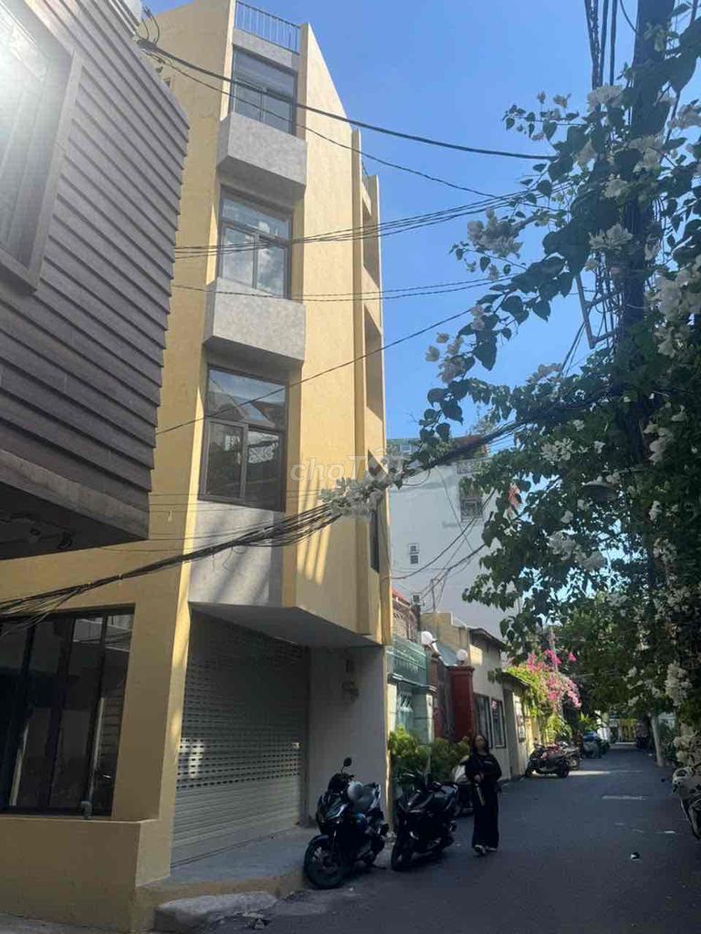Rent a two-way corner of Nguyễn Bỉnh Khiêm.1.