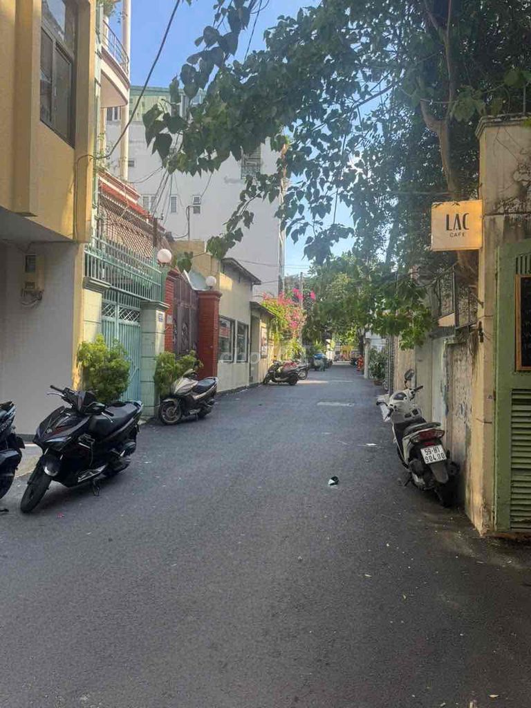 Rent a two-way corner of Nguyễn Bỉnh Khiêm.1.