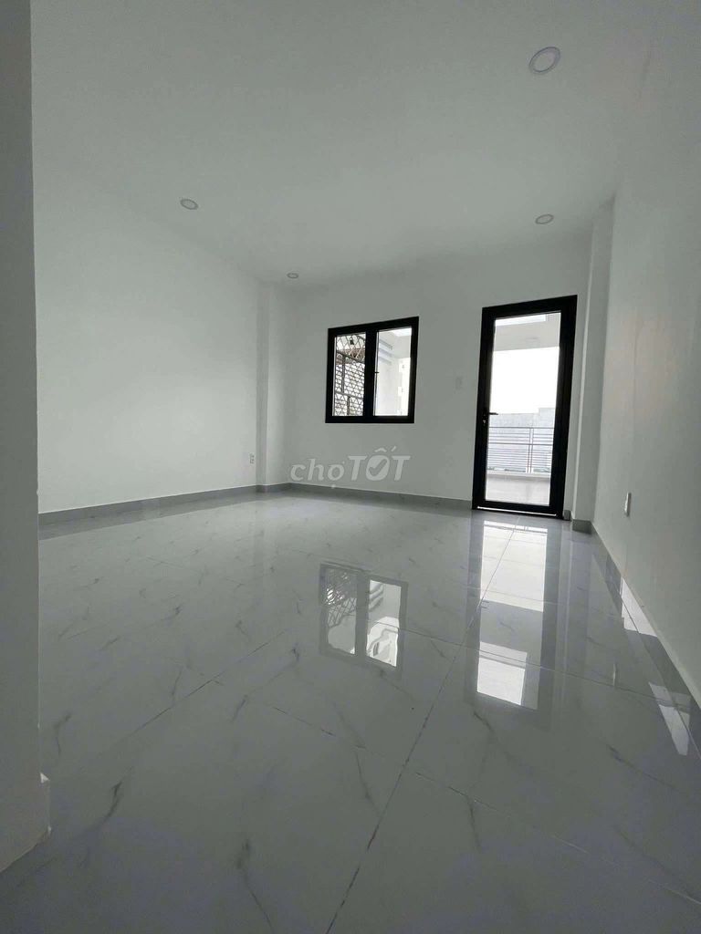 Rent the original house, Phạm Hữu Lầu, District 7, area 4 X18, house 4 mourning