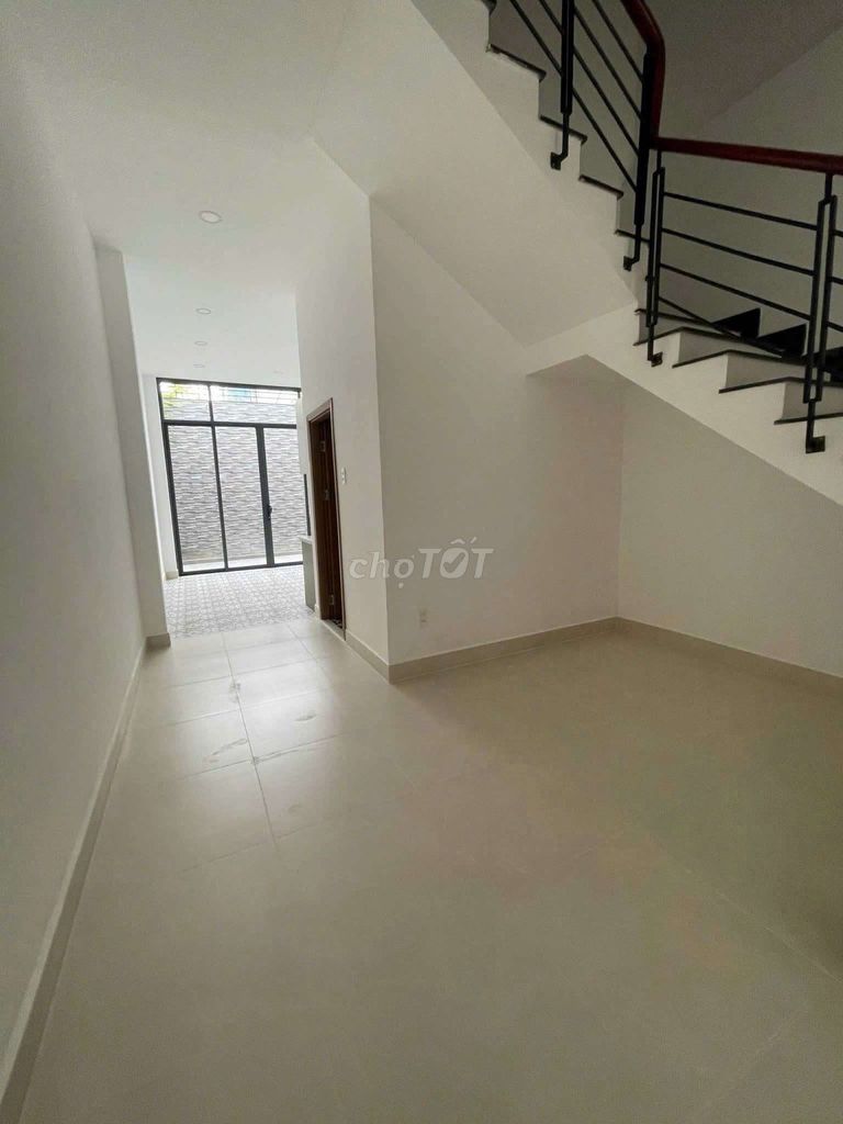 Rent the original house, Phạm Hữu Lầu, District 7, area 4 X18, house 4 mourning