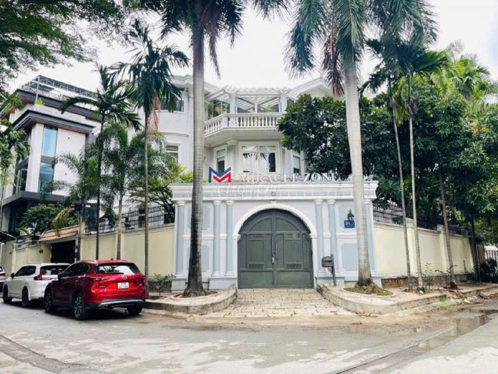 Rent 206/Nguyễn Văn Hưởng, Thủ Đức, 4 bedrooms, pool, garden yard.
