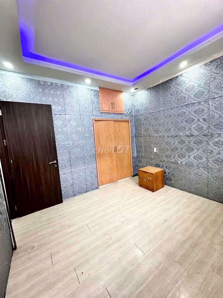 Rent the entire Gò Ô Môi alleyway, Phú Thuận, District 7, 7/2 X8,6, 3 t's