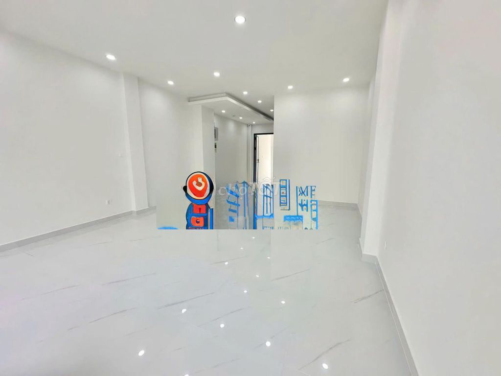 Rent the entire four-story apartment with an elevator 2-50 million a month.