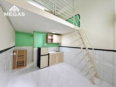 Nguyễn Ảnh Thủ_Ten rooms for New Founding Service, Window