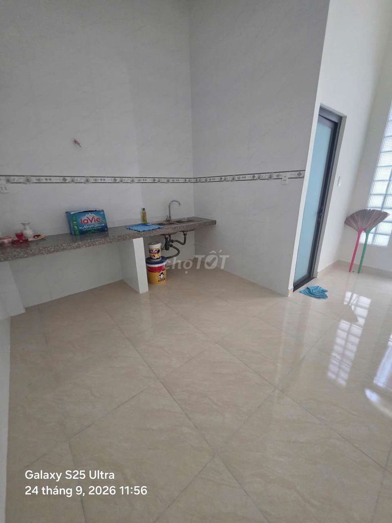 To rent 4th grade house Y new image unused EOF