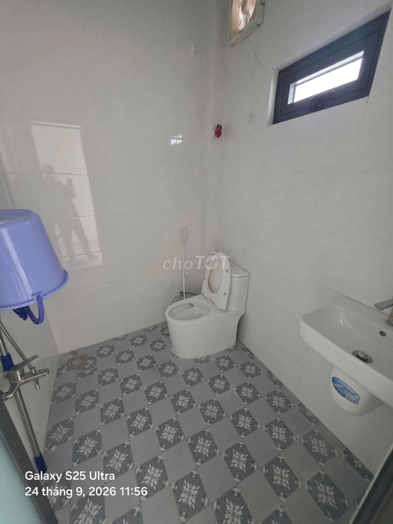 To rent 4th grade house Y new image unused EOF