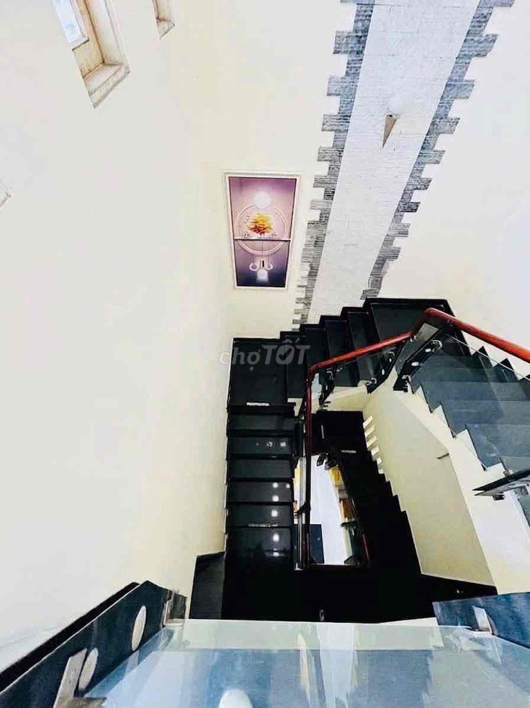 The square 4 rooms have an internal alleyway of Nguyễn Văn Quỳ P.Phú Thuận
