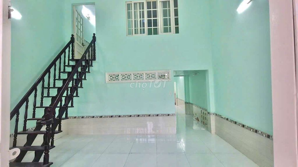 We'll rent a house. Two bedrooms. Five-foot-15mm Huỳnh Tấn Phát.