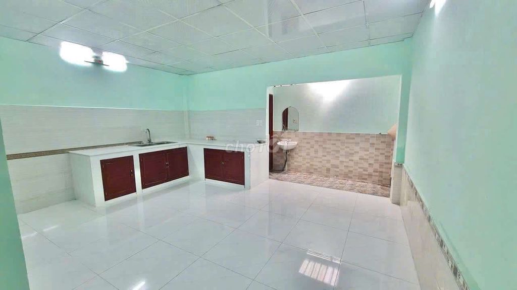 We'll rent a house. Two bedrooms. Five-foot-15mm Huỳnh Tấn Phát.