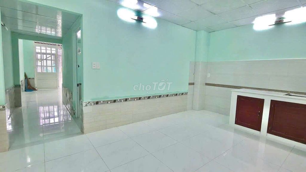 We'll rent a house. Two bedrooms. Five-foot-15mm Huỳnh Tấn Phát.