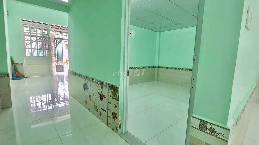 We'll rent a house. Two bedrooms. Five-foot-15mm Huỳnh Tấn Phát.