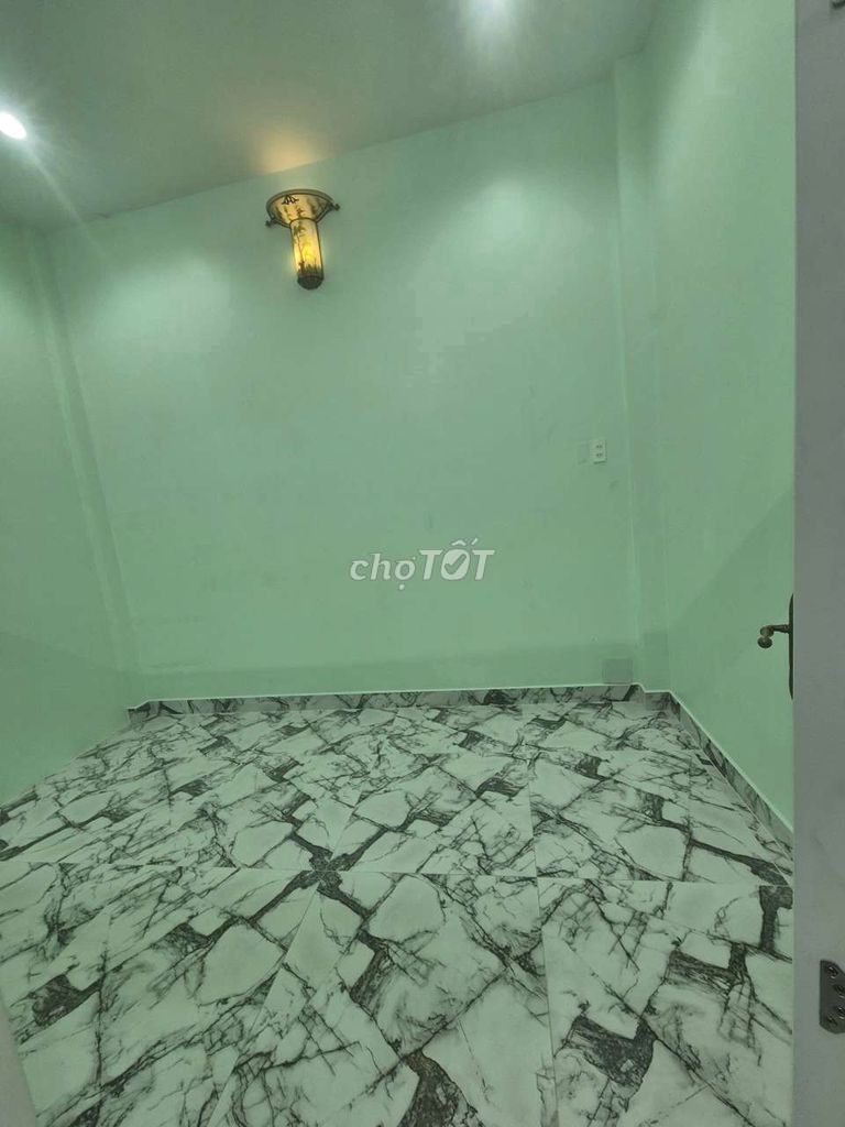 Renthouse 4 x18 meters.2 floors. 7 m Tô Hiệu.g.:12 million.