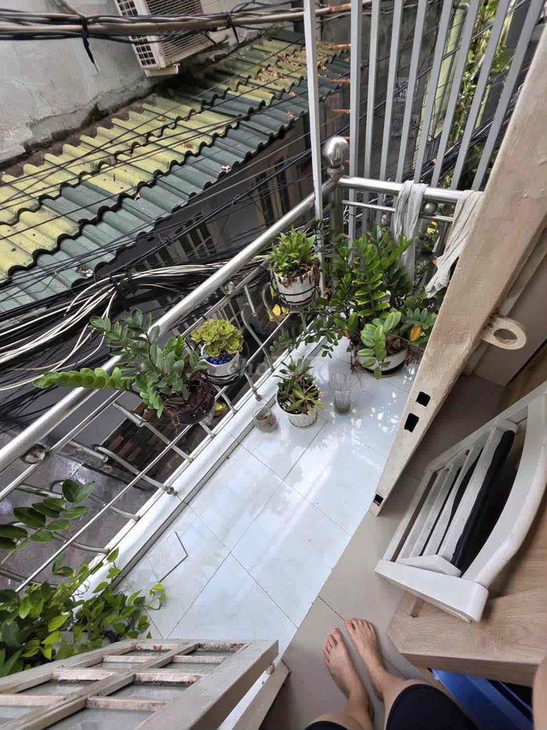 The 2nd square room has an internal Huỳnh Tấn Phát P. New Shun at the bridge.