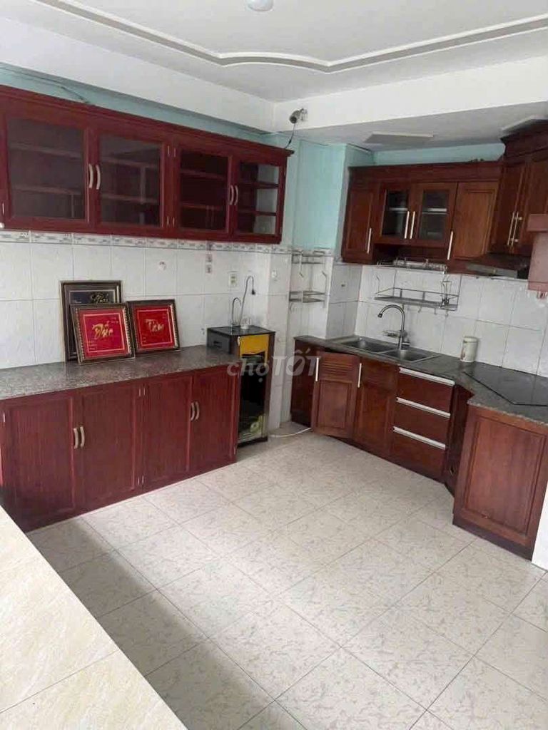 4th floor. 2 floor roof is super cheap.