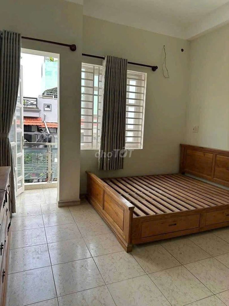 4th floor. 2 floor roof is super cheap.