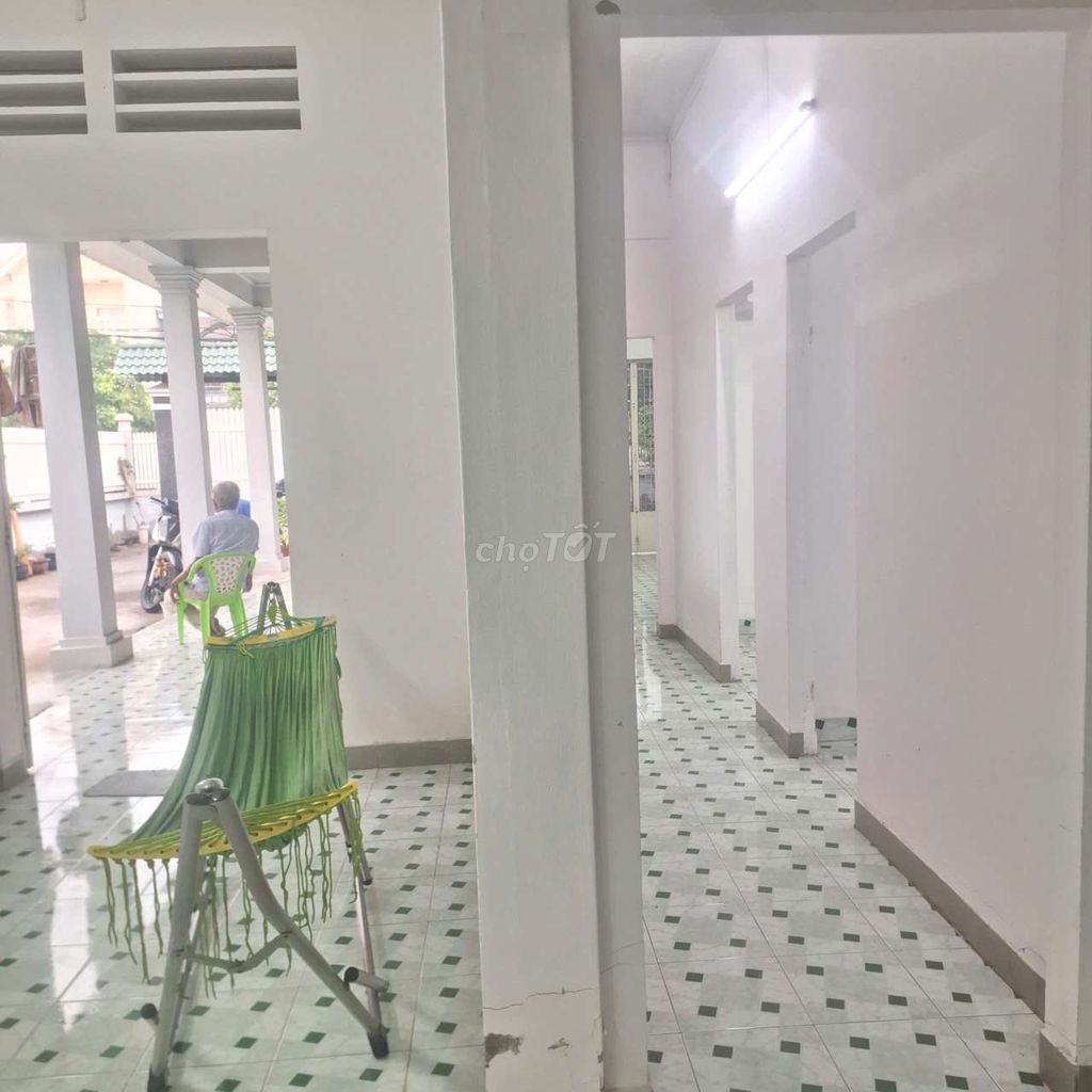 Rent the area 500 M in front of 13 trieu