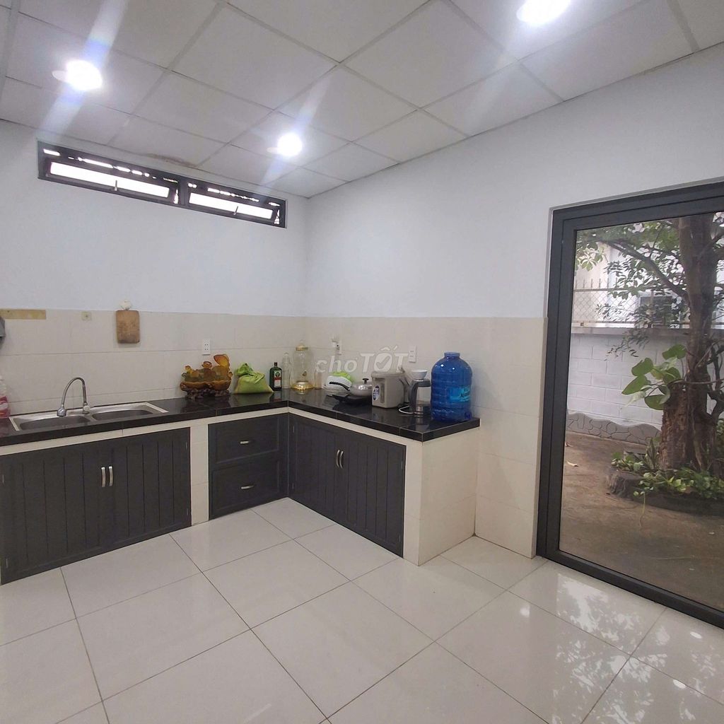 Rent the area 500 M in front of 13 trieu