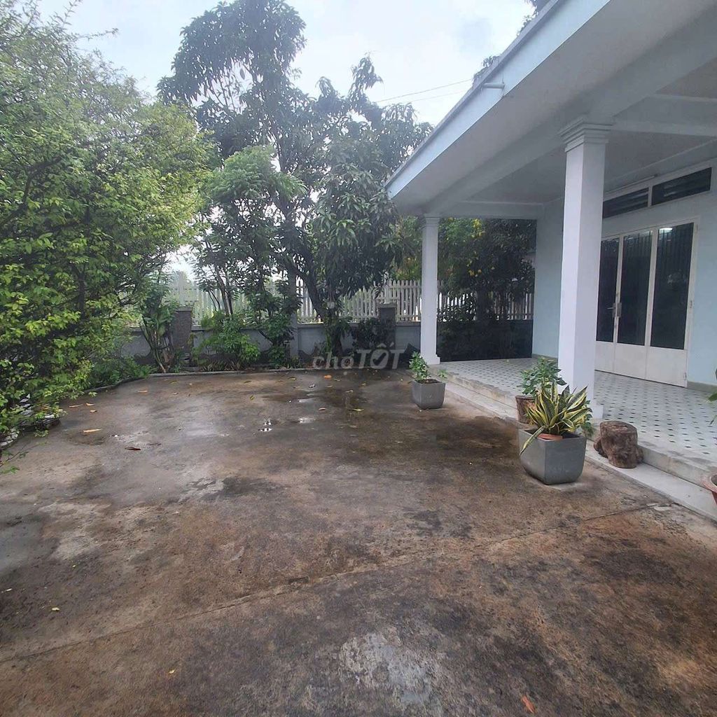 Rent the area 500 M in front of 13 trieu