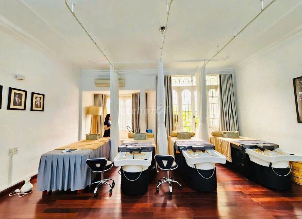 Rent a villa - Cao Thắng, board, tp.hm. - Carhouse, 450 square feet.