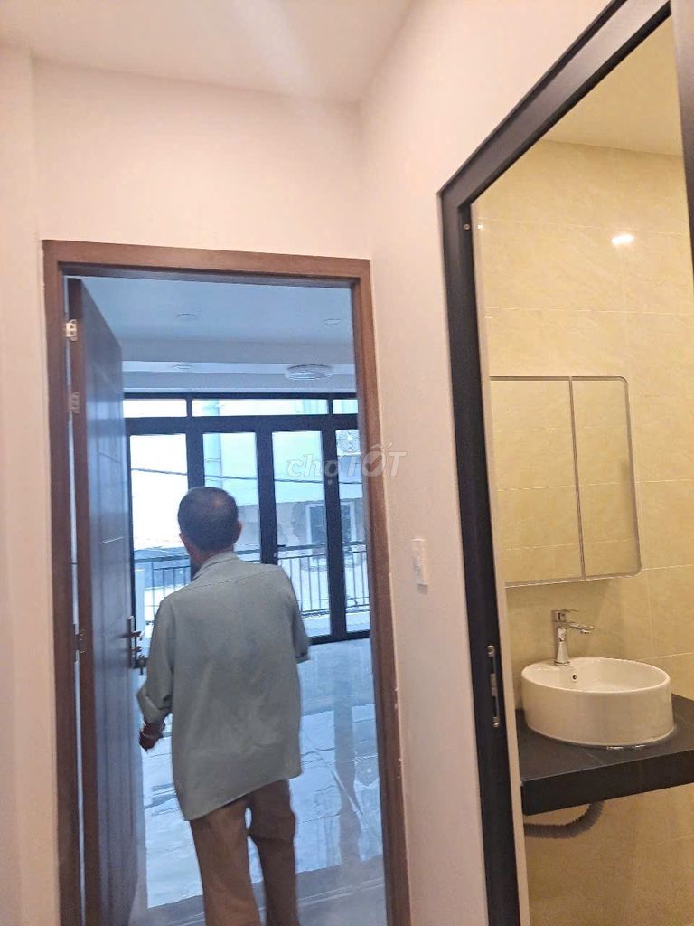 Renting the entire 10th District, newly built, beautifully clean: It's 17 million a month.