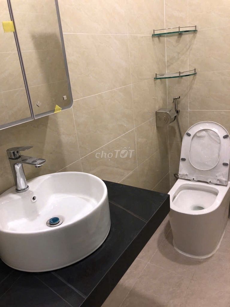 Renting the entire 10th District, newly built, beautifully clean: It's 17 million a month.