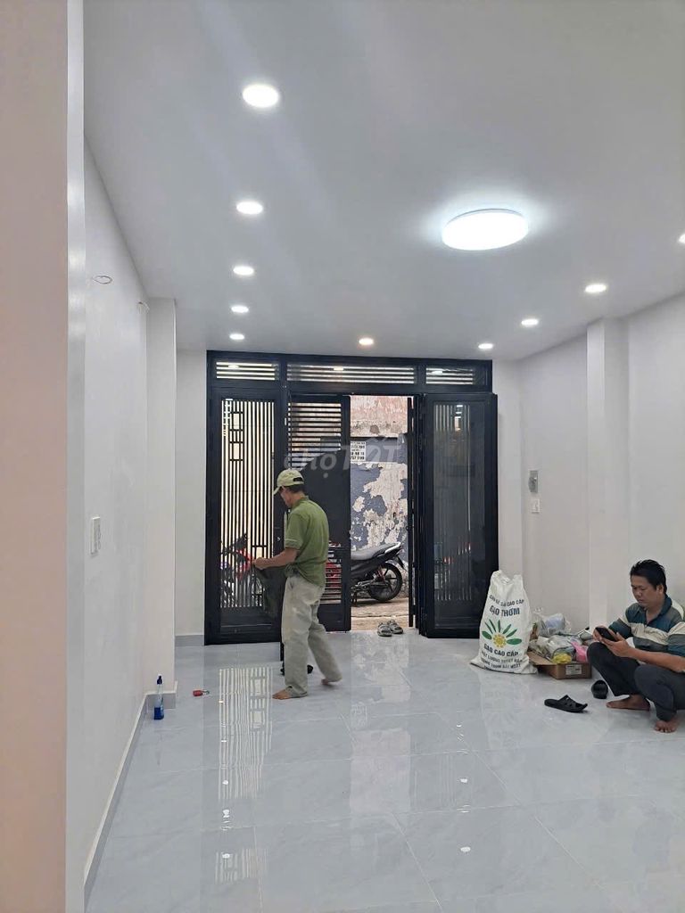 Renting the entire 10th District, newly built, beautifully clean: It's 17 million a month.