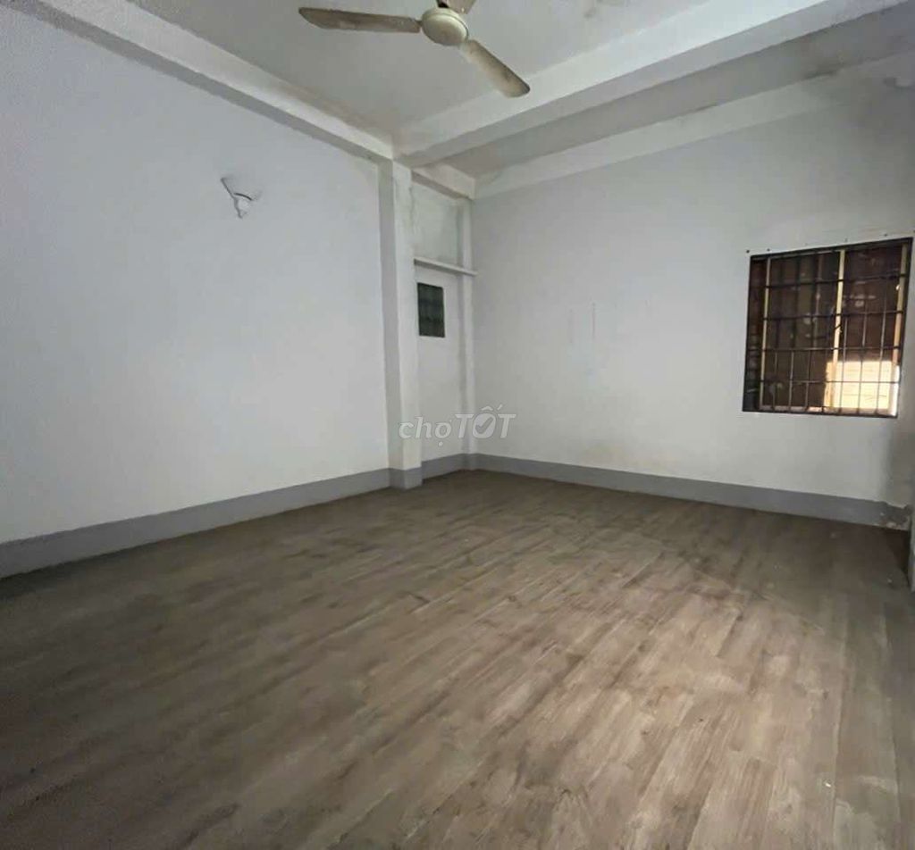 To rent a house. To save close to 4 Phú Nhuận fits every profession.