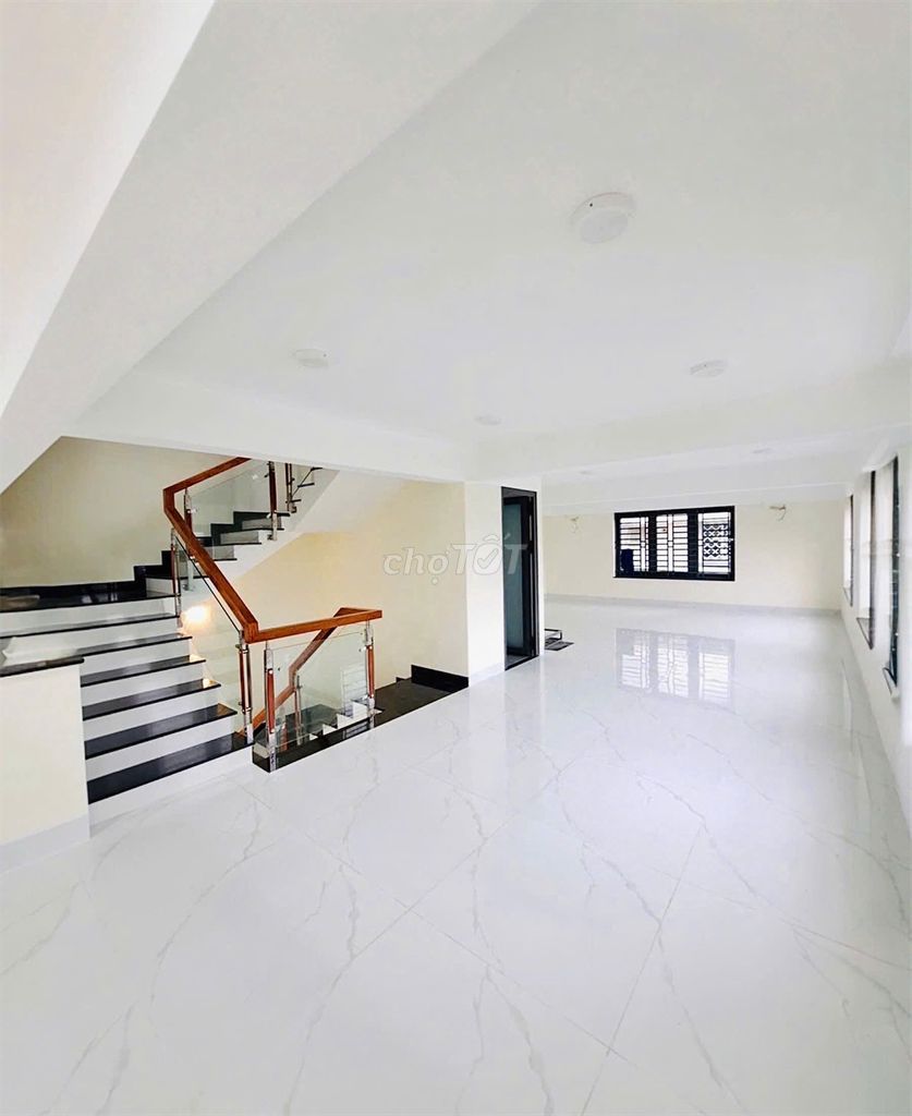 Rare!! 2th corner -392 CCao Thắng,210th District, 5x20 meters, 5 floors