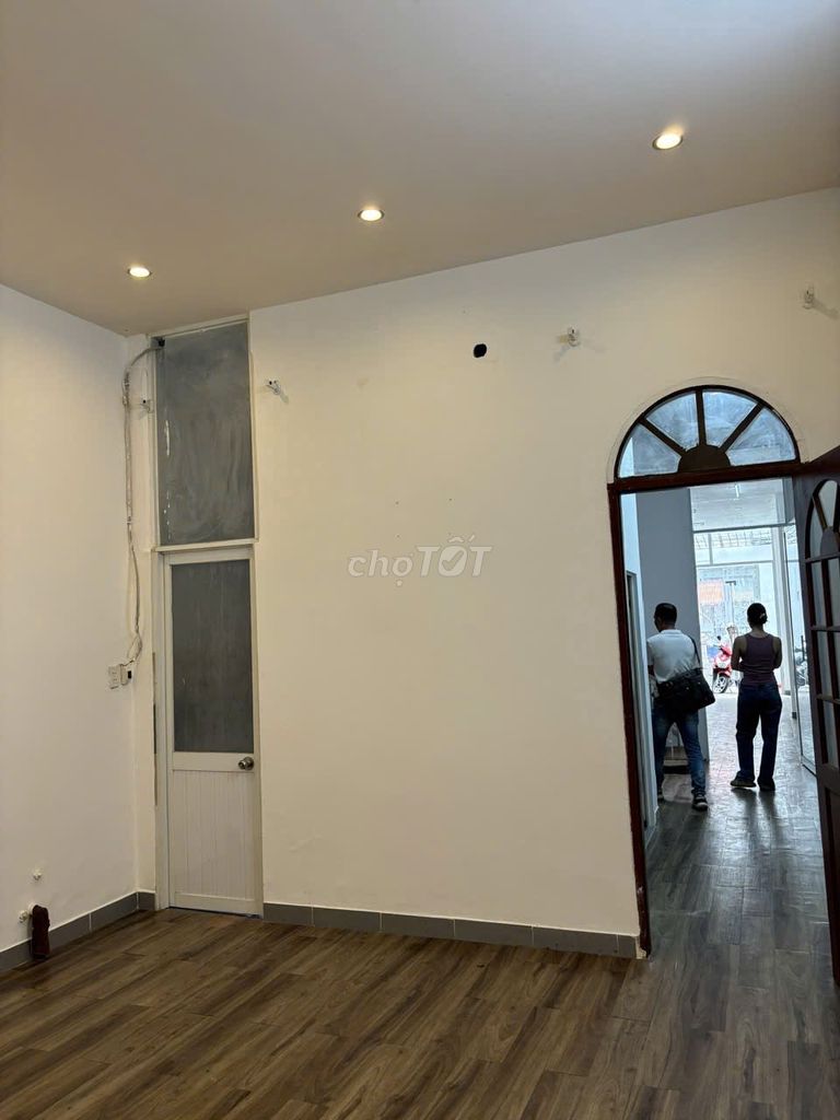 area 350 M2 in front of Thăng Long - 32 million - good business mining