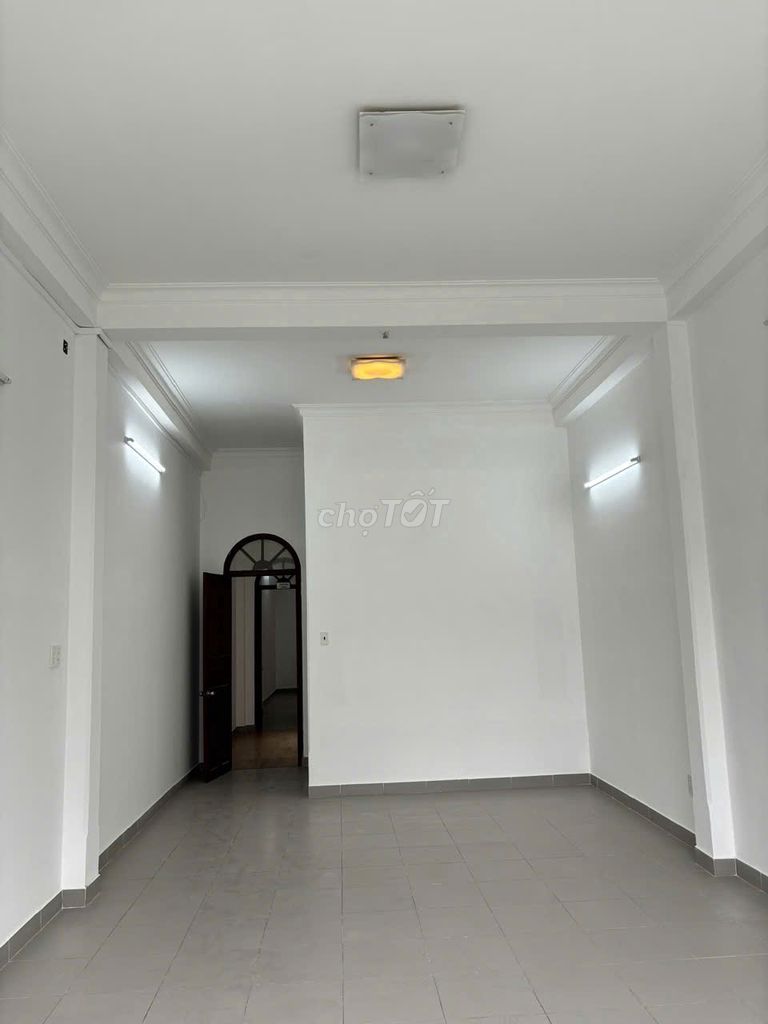 area 350 M2 in front of Thăng Long - 32 million - good business mining
