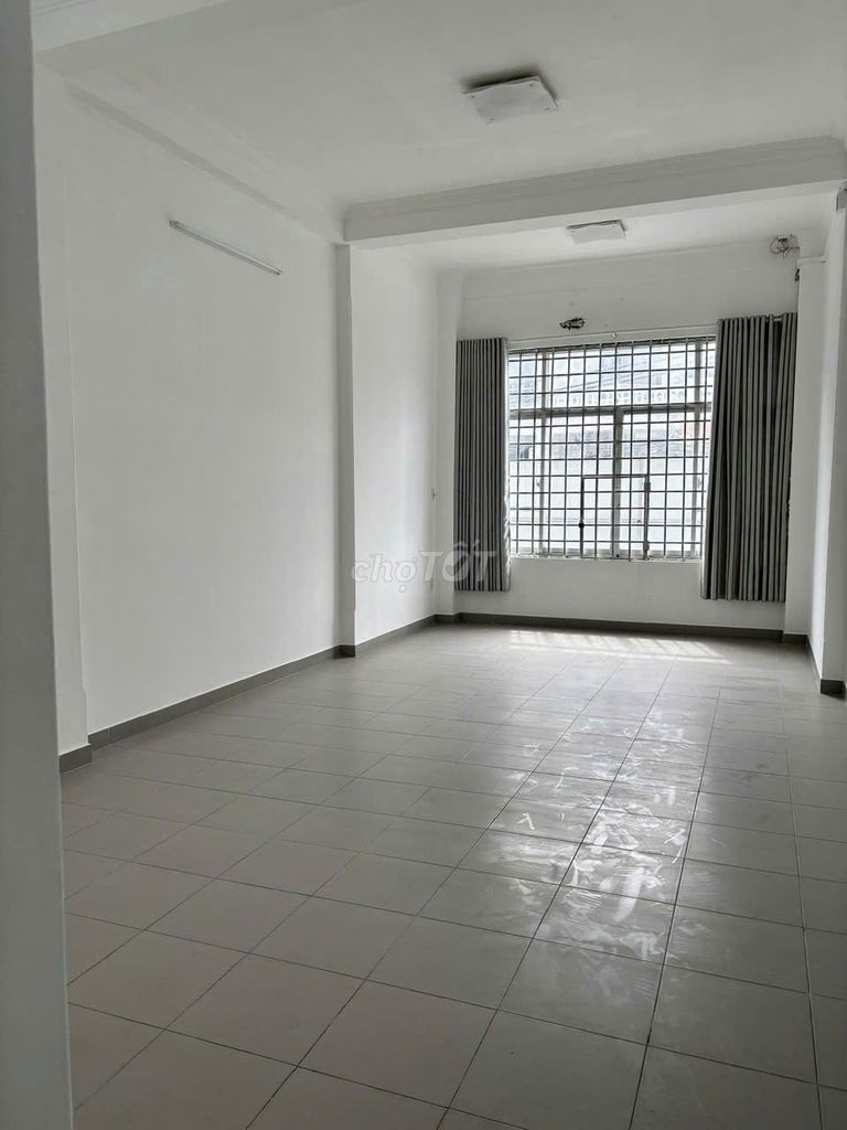 area 350 M2 in front of Thăng Long - 32 million - good business mining