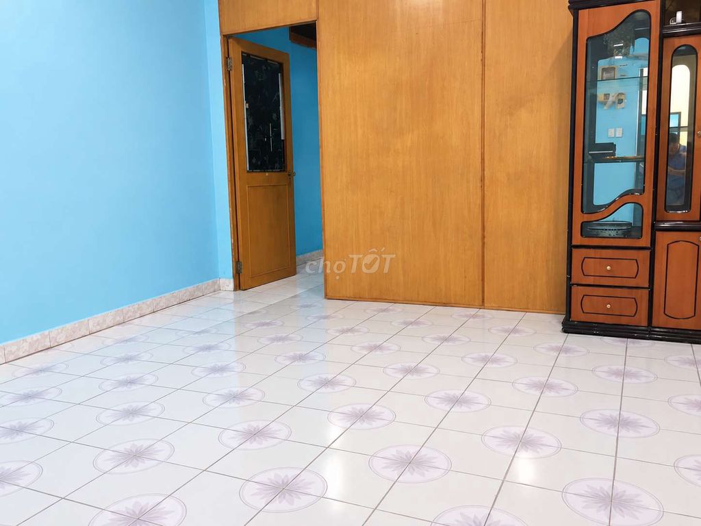 Rent two bedrooms. Two tolet.