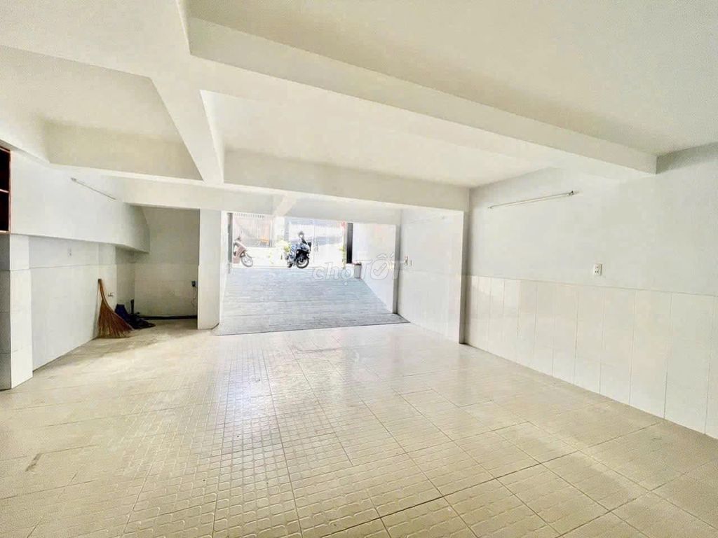 Rent Cửu Long .7 x 20 meters of the L.C.U.