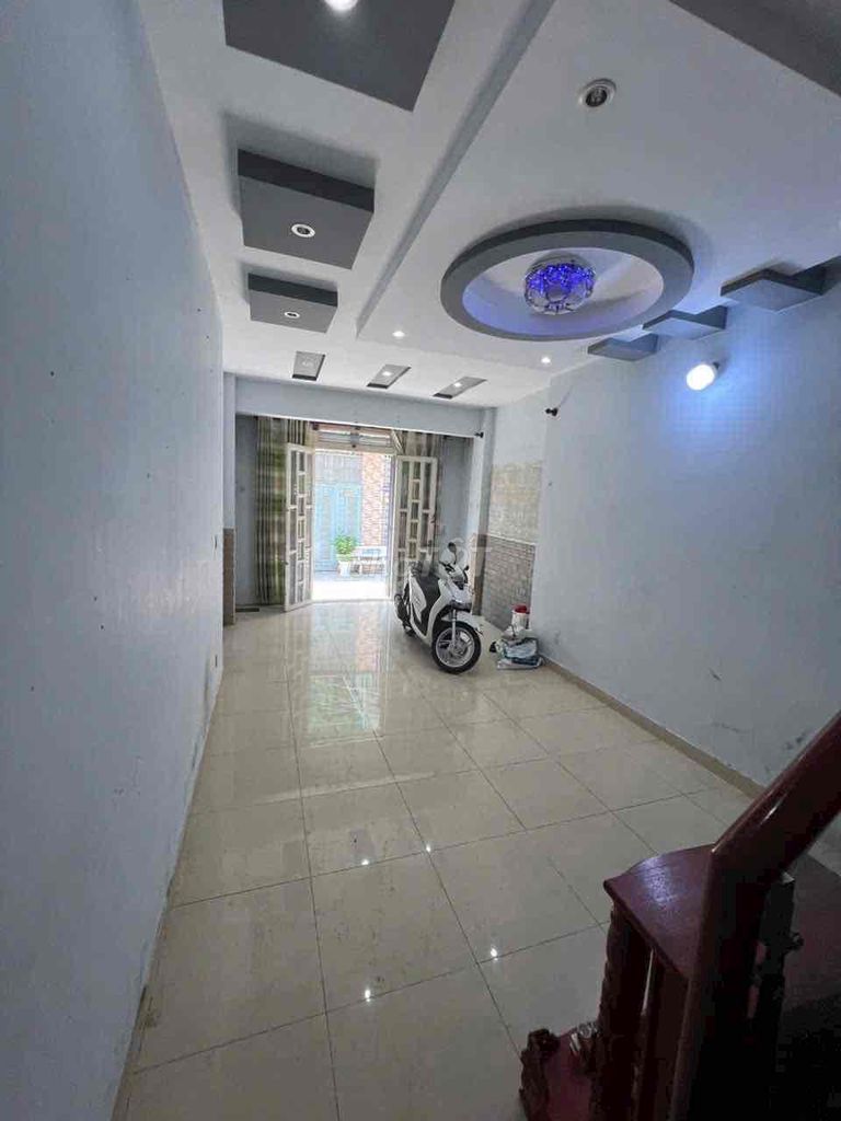 Rent a Hương Lộ 2.4 x 16m. 4-story roof four bedroom 3-million toilets.